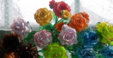 Создаем вечноцветущую клумбу — делаем цветы из пластиковых бутылок